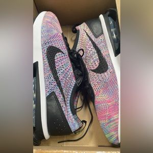 Air Max Flyknit Racer